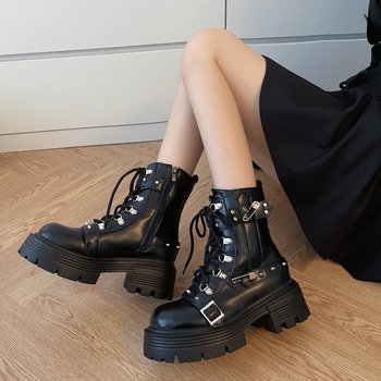 Cipele Lolita Punk s debelim potplatom i metalnim detaljima; gornji dio PU, zaokruženi vrh, vezanje šnurama, visina pete 6–8 cm
