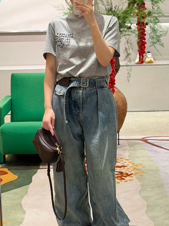 Pamut póló hímzéssel, anime mintával, kerek nyakú, rövid ujjú, laza szabás