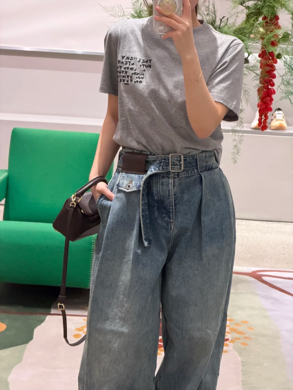 Pamut póló hímzéssel, anime mintával, kerek nyakú, rövid ujjú, laza szabás