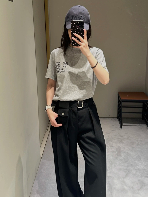 Pamut póló hímzéssel, anime mintával, kerek nyakú, rövid ujjú, laza szabás