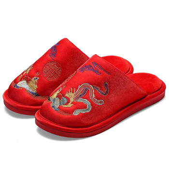 Par zimskih papuča s svilnim gornjim dijelom, EVA potplatom, protuklizne i tople