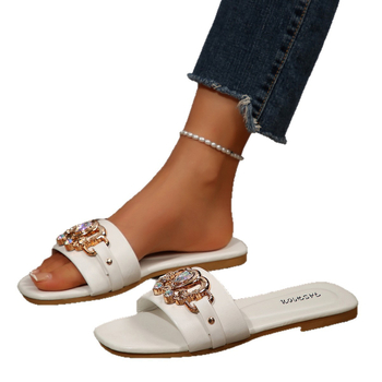 Női lapos szandál négyzetes orral, felső rész szintetikus bőr, belső műbőr, talp gumi, pull-on