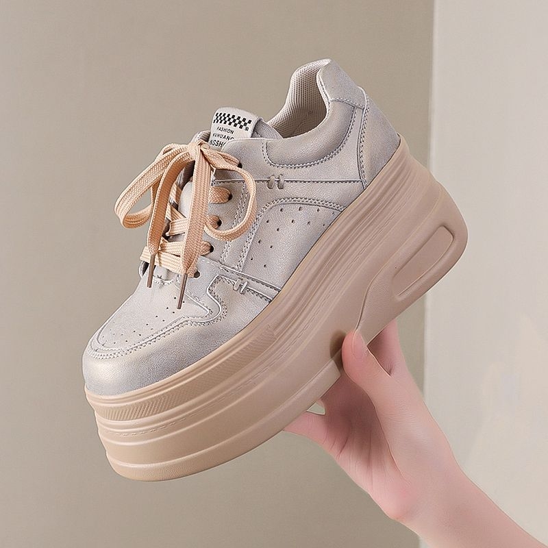 Ženske platforme tenisice, kožni gornji dio, debeli potplat, zaobljeni prst, vezanje ili slip-on