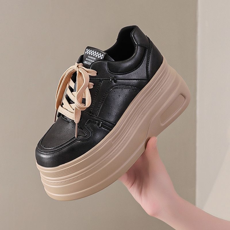 Ženske platforme tenisice, kožni gornji dio, debeli potplat, zaobljeni prst, vezanje ili slip-on