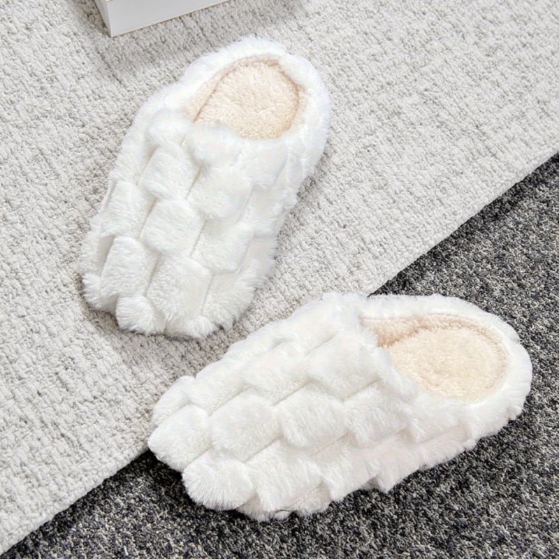 Uniszex kockás papucs suede felsővel, textil talppal és bélésével, mindennapi beltéri és kültéri használatra