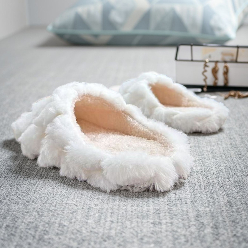 Uniszex kockás papucs suede felsővel, textil talppal és bélésével, mindennapi beltéri és kültéri használatra