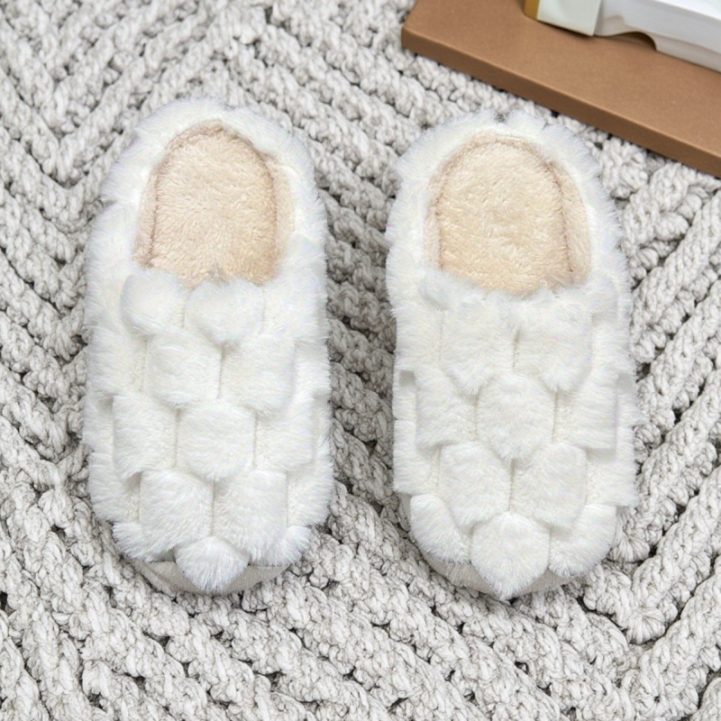 Uniszex kockás papucs suede felsővel, textil talppal és bélésével, mindennapi beltéri és kültéri használatra