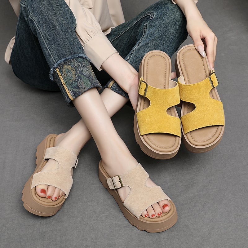 Kožne sandale s kožnim gornjim dijelom, okrugli vrh, potplat od poliuretana, bez podstavka, ljeto 2025