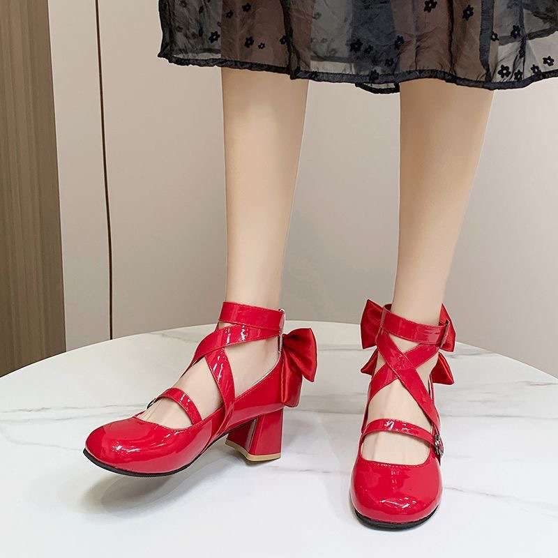 Cosplay Mary Jane cipele - zaobljeni vrh prsta, EVA gornji dio, srednja visina potpetice 3–5 cm, kvadratna potpetica 3–5 cm, kopča remena
