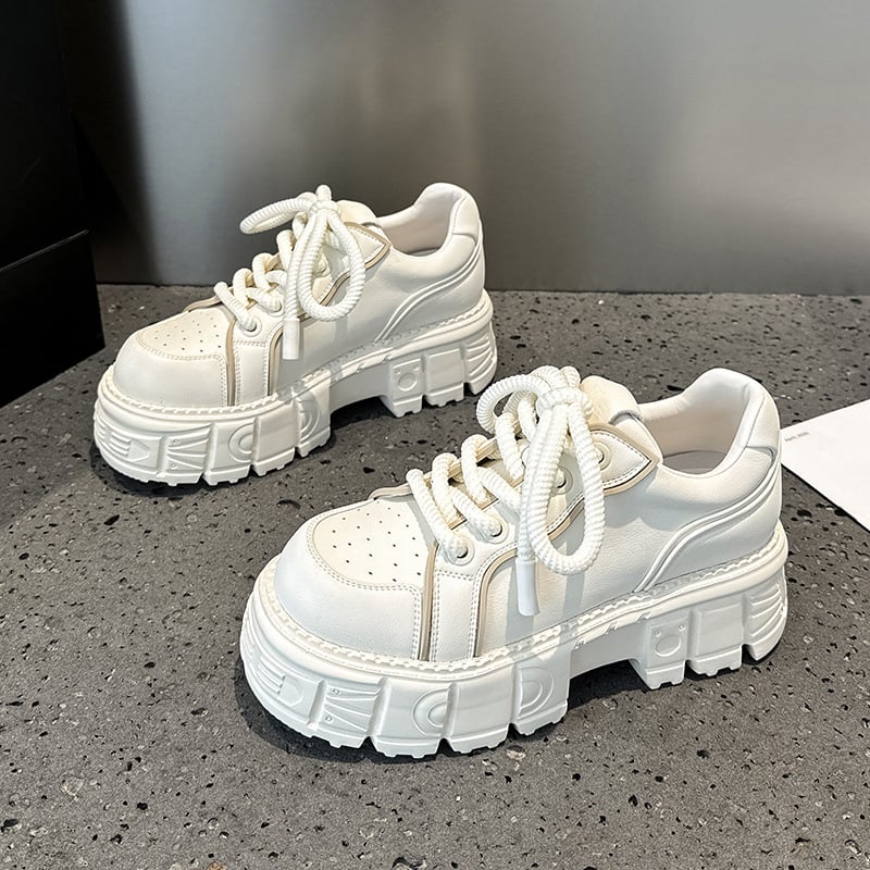 Pantofi dama cu talpă groasă, închidere cu șireturi, partea superioară din microfibră, talpă din spumă de cauciuc, creștere în înălime