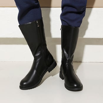 Cizme de cavaler Martin: vârf rotund; toc mic 1–3 cm; partea superioară PU sintetic; talpă cauciuc; căptușeală interioară pluș artificial scurt