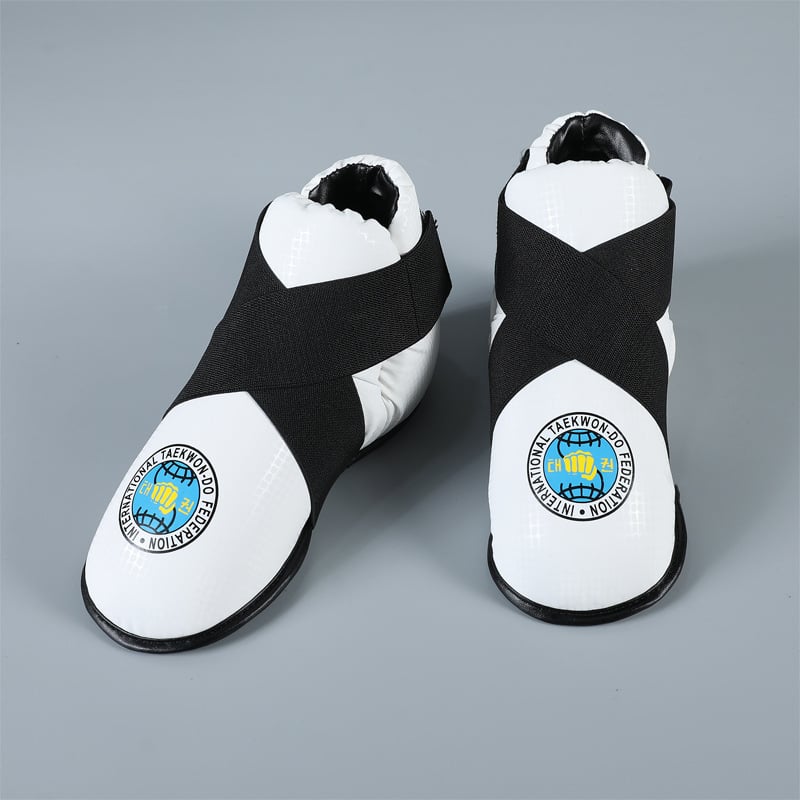 ITF Taekwondo rukavice i zaštitne navlake za stopala za natjecateljsku pripremu – zaštitni dijelovi: dlan, zglob, lakat, gležanj; materijal: poliestersko vlakno