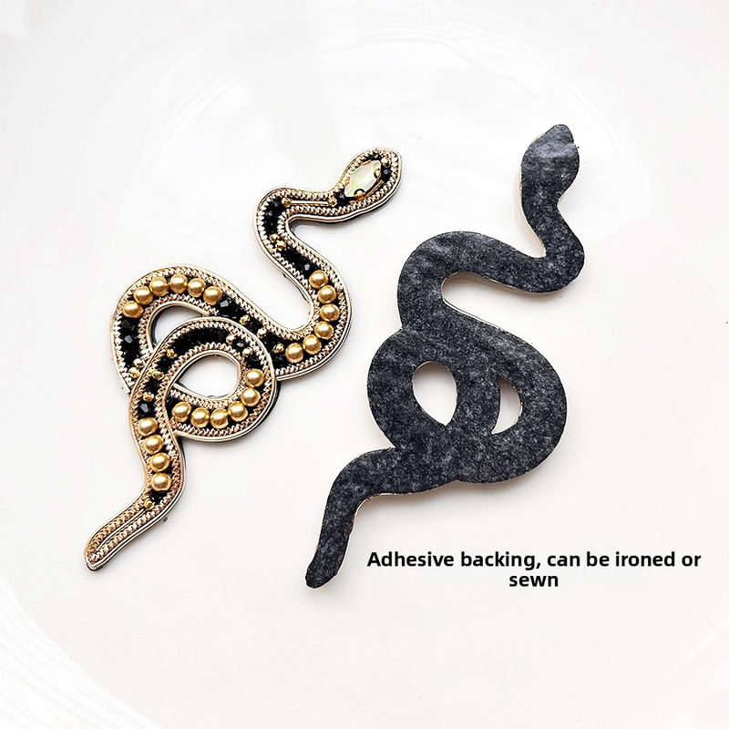 Patch z filcu v tvare hada so štrasovými kamienkami na DIY oblečenie, topánky a tašky