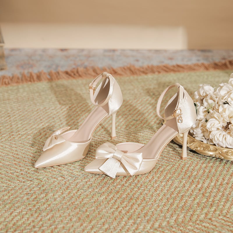 Pantofi stiletto din satin, cu vârf ascuțit, închidere cu cataramă liniară, toc de 6-8 cm