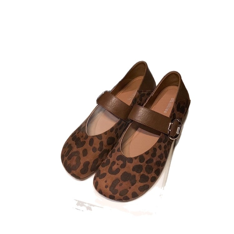 Női Mary Jane cipő, leopard mintás, belső emelés, négyszögletes orr, velúr felsőrész, középmagas sarok 3-6 cm