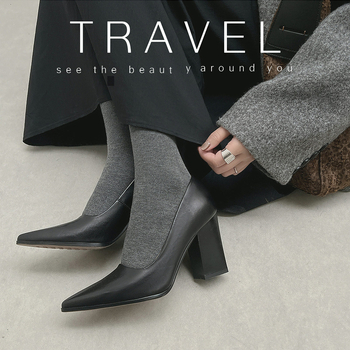 Pantofi cu toc înalt, vârf ascuțit, din piele de vacă de primă calitate, toc gros (>8 cm), talpă din tendoane de vițel