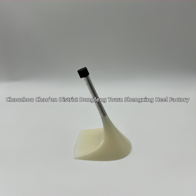 Ženské štikle s kovovou sponou na päte | Materiál: kovová spona na päte | Pôvod: Čaozhou, Guangdong | Výrobný cyklus: do 15 dní | Skúšobný cyklus: 3–7 dní | Spracovanie: priama dodávka