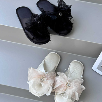 Papuci de damă satin cu funda cu pene, stil coreean, partea superioară din plastic, talpă TPR, moi, antiderapante