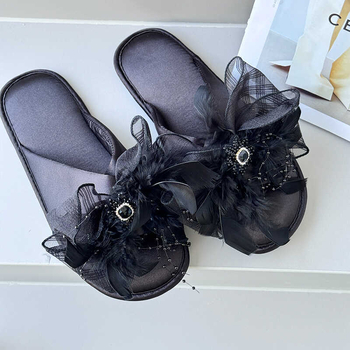 Papuci de damă satin cu funda cu pene, stil coreean, partea superioară din plastic, talpă TPR, moi, antiderapante