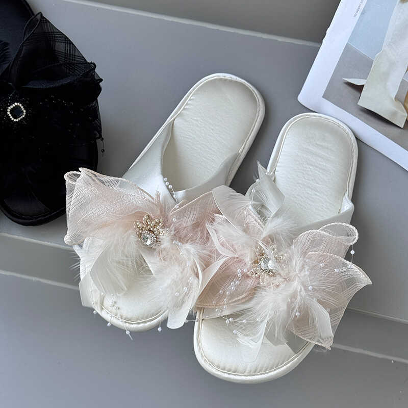 Papuci de damă satin cu funda cu pene, stil coreean, partea superioară din plastic, talpă TPR, moi, antiderapante