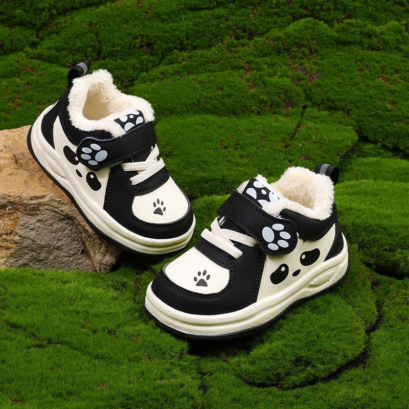 Dječje tenisice s cartoon motivom, gornji dio od umjetne kože, potplat od plastike, za uzrast 1–3 godine, jesen-zima