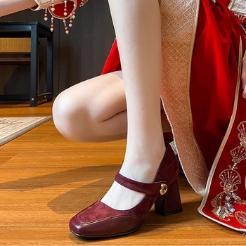 Ženske Mary Jane cipele – kvadratni vrh, gornji dio od mikrovlakana, debeli pet od 6–8 cm, zatvaranje Velcro