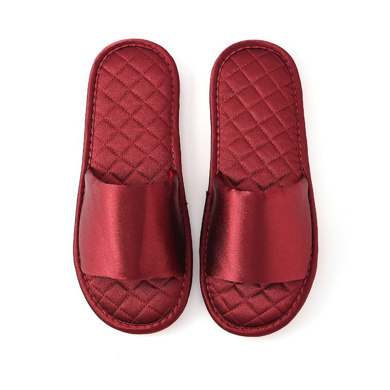 Παντόφλες οικιακής χρήσης για ζευγάρι — επάνω από μεταξωτό ύφασμα, σόλα από τένοντα βοδινού, τεχνολογία βισκόζης για τη σόλα, κατάλληλες για όλες τις εποχές