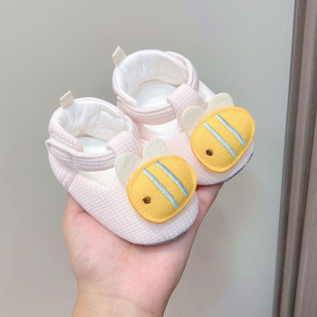 Fiúknak készült kisgyermek sportcipő, hálós felsőrész, csúszásmentes talp, rajzfilms stílus, 12–36 hónapos korosztály