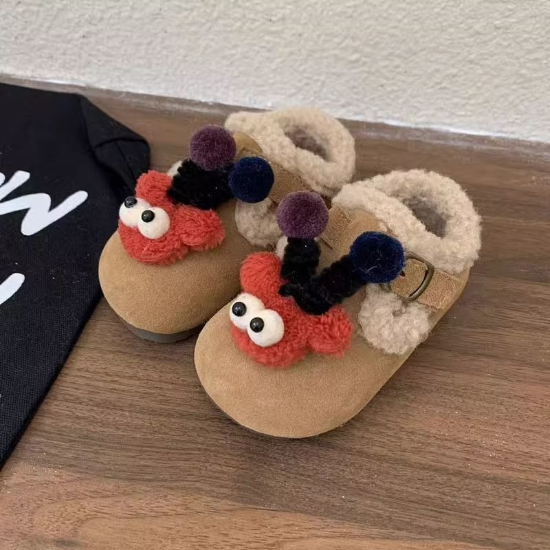 Dječje tenisice s mekom potplatom, cartoon dizajn; gornji materijal sintetička koža; potplat TPR; debeli potplat; zatvaranje okretanjem gumba