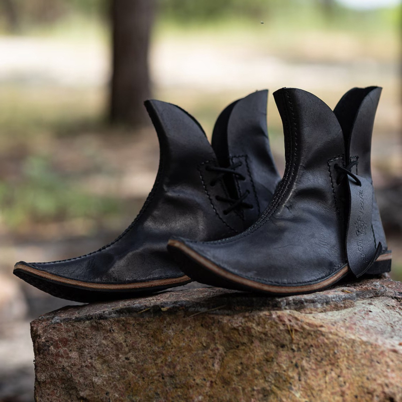 Botine cosplay scurte (Vârf ascuțit; partea superioară din PU artificial; toc plat; închidere cu șireturi; talpă din cauciuc)