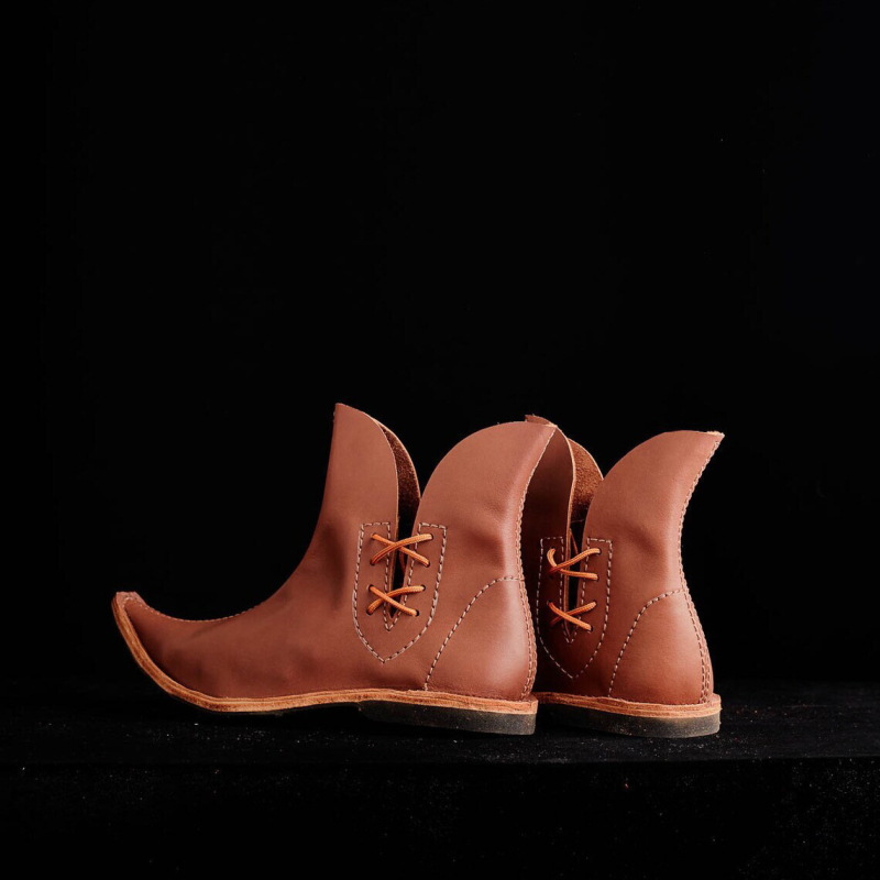 Botine cosplay scurte (Vârf ascuțit; partea superioară din PU artificial; toc plat; închidere cu șireturi; talpă din cauciuc)