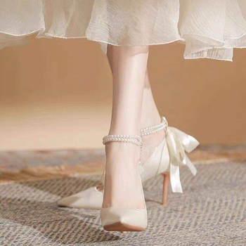 Ženske cipele s kitten heel, PU gornji dio, ulošak od mikrovlakana kože, gumeni potplat — minimalistički profesionalni stil