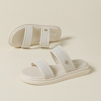 Vintage stílusú női szandál, slip-on kialakítás, PU felsőrész, gumírozott talp, pamut bélés