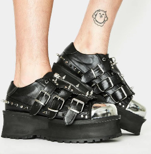 Pantofi cu platformă Lolita Punk Cosplay — vârf ascuțit, partea superioară PU, talpă din material compozit, platformă cu toc tip tort, înălțime toc peste 8 cm