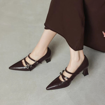 Pantofi Mary Jane cu vârf ascuțit, toc gros 3-6 cm, închidere cu cataramă, partea superioară PU