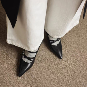 Pantofi Mary Jane cu vârf ascuțit, toc gros 3-6 cm, închidere cu cataramă, partea superioară PU