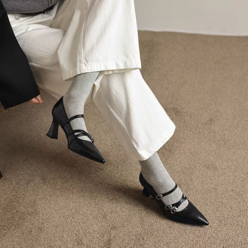 Pantofi Mary Jane cu vârf ascuțit, toc gros 3-6 cm, închidere cu cataramă, partea superioară PU