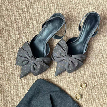 Sandale cu toc înalt, vârf ascuțit, partea superioară din satin, toc subțire 6–8 cm, talpă din cauciuc