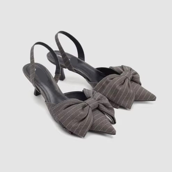 Sandale cu toc înalt, vârf ascuțit, partea superioară din satin, toc subțire 6–8 cm, talpă din cauciuc