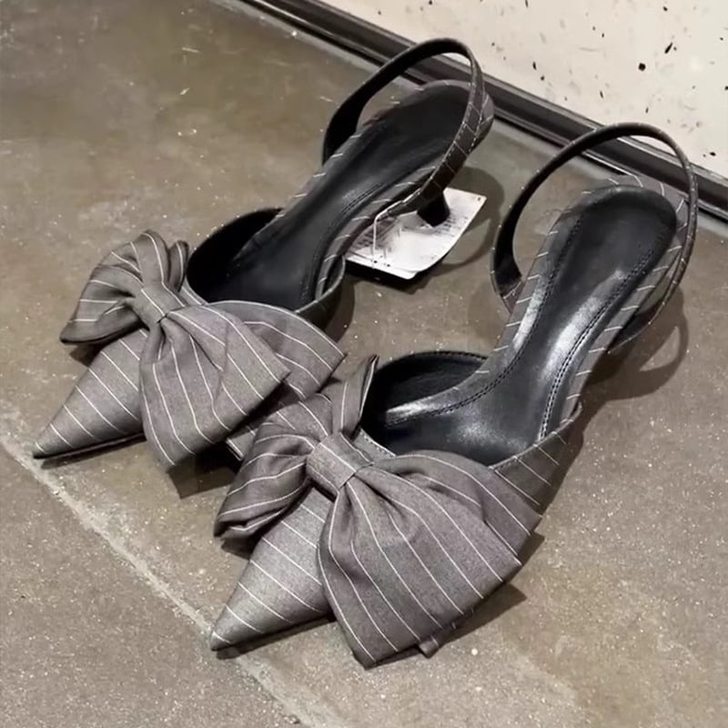 Sandale cu toc înalt, vârf ascuțit, partea superioară din satin, toc subțire 6–8 cm, talpă din cauciuc