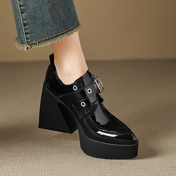 Pantofi Mary Jane — vârf rotund, toc mediu 3–6 cm, partea superioară din piele de vită, talpă din tendon de vită, căptușeală din piele de porc