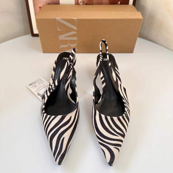 Ženske mule s zebraskim uzorkom (špicast nos; uzorak: zebra; visina potpetice: 3–6 cm; potpetica: mačja; gornji materijal: super vlakno)