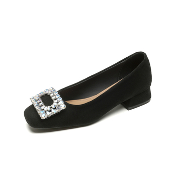 Pantofi dama cu vârf pătrat, toc mediu 3–6 cm, partea superioară satinată, talpă din cauciuc, slip-on