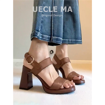 Damske mule sandale od ovčje kože, zatvoren prst, mačji pet, gumeni potplat, kopča jednim remenom, proljeće