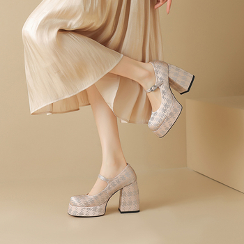 Pantofi Mary Jane cu vârf rotund, partea superioară din piele de vită, toc gros, curea de gleznă, platformă