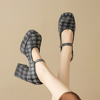 Pantofi Mary Jane cu vârf rotund, partea superioară din piele de vită, toc gros, curea de gleznă, platformă