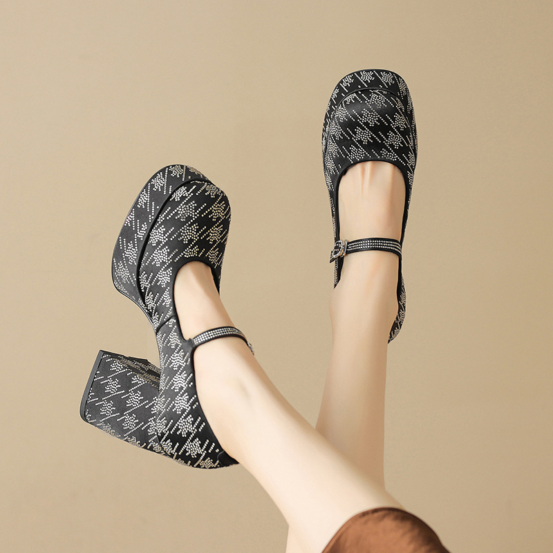 Pantofi Mary Jane cu vârf rotund, partea superioară din piele de vită, toc gros, curea de gleznă, platformă