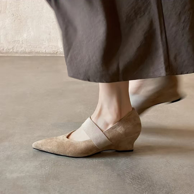 Ženske cipele na visokim petama s oštrim nosom, velur gornji dio, klinasti potpetica, 3–6 cm, slip-on