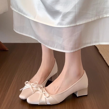 Ženske satenske salonke s kvadratnim vrhom, srednja visina potpetice 3-6 cm