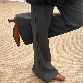 Ženske kožne slip-on loaferice, okrugli nos, nizak do srednji pet 3–6 cm, gumena potplata.
